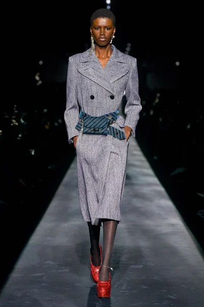 Look 5